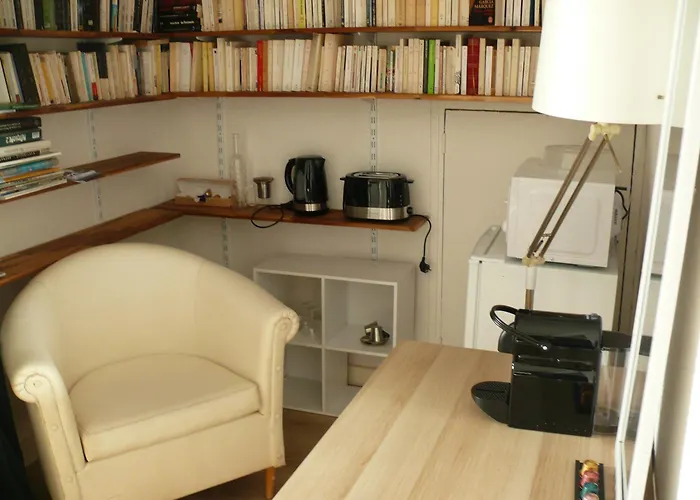Chambre privee dans villa avec piscine en Petite Camargue